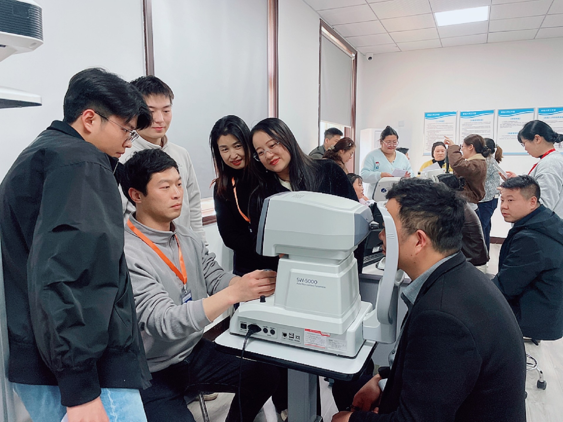 1774231107967691.jpg 眼镜验光师培训班